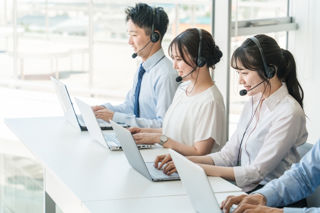 カスタマーサポートをしている人たち
