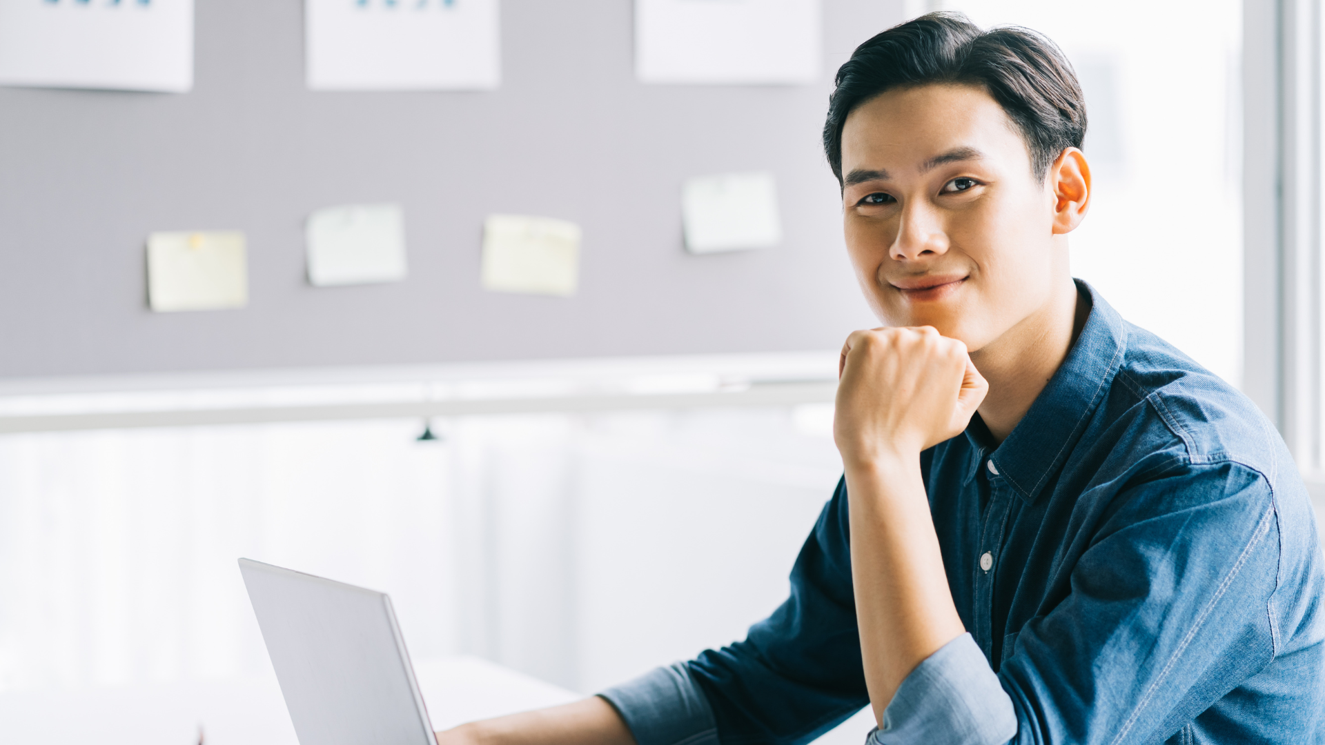 笑顔のビジネスマン